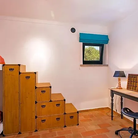Sleeps 10 Pool Air Con Sambada
