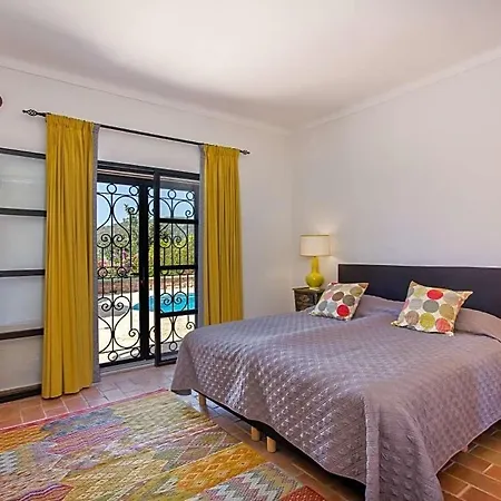 Sleeps 10 Pool Air Con Villa *