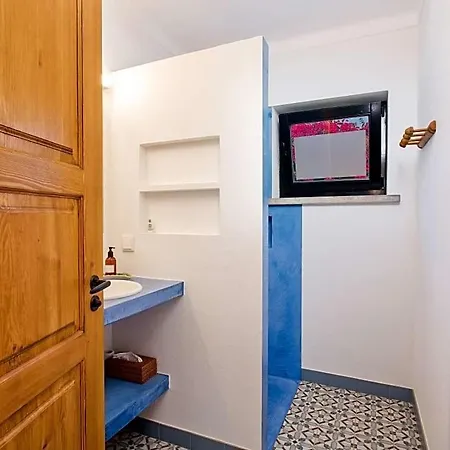 Sleeps 10 Pool Air Con Sambada