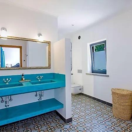Sleeps 10 Pool Air Con Villa