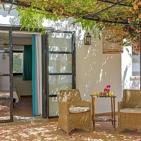 Villa Sleeps 10 Pool Air Con Sambada