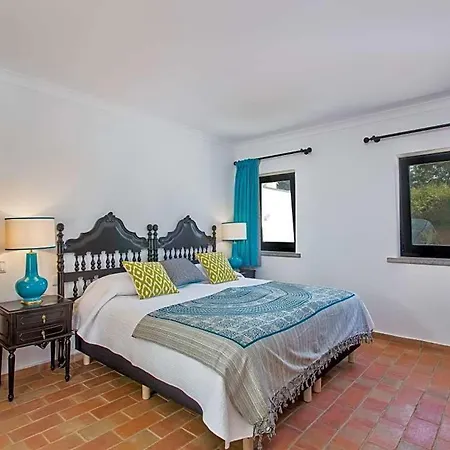 Sleeps 10 Pool Air Con Villa