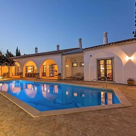 Villa Sleeps 10 Pool Air Con *