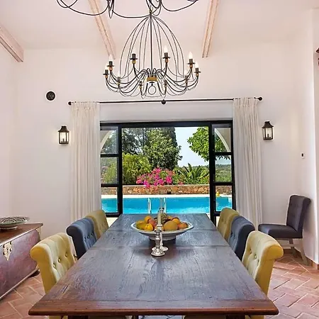 Villa Sleeps 10 Pool Air Con Sambada