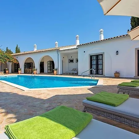 Villa Sleeps 10 Pool Air Con