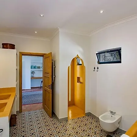 Sleeps 10 Pool Air Con Villa